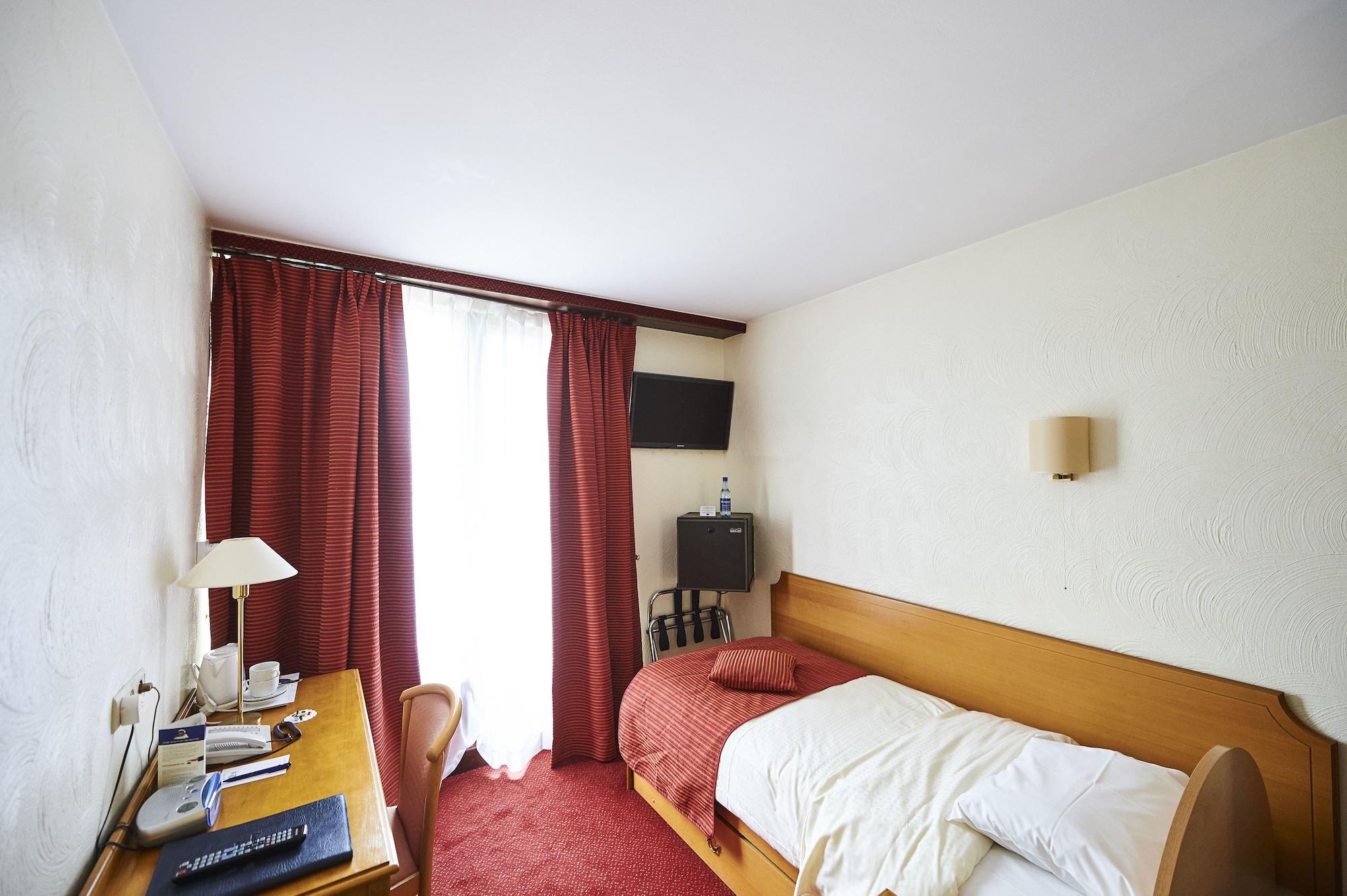 Hotel Les 3 Cles 젬블룩스 외부 사진