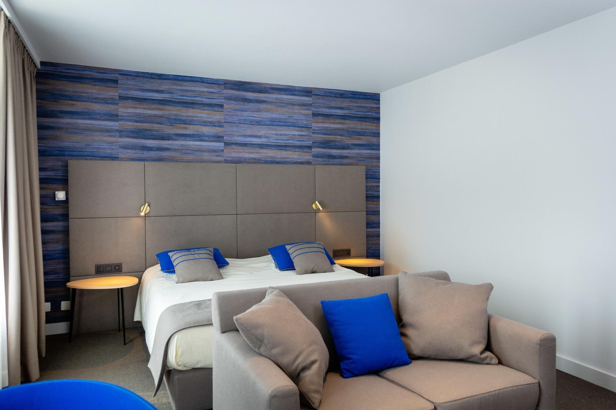 Hotel Les 3 Cles 젬블룩스 외부 사진
