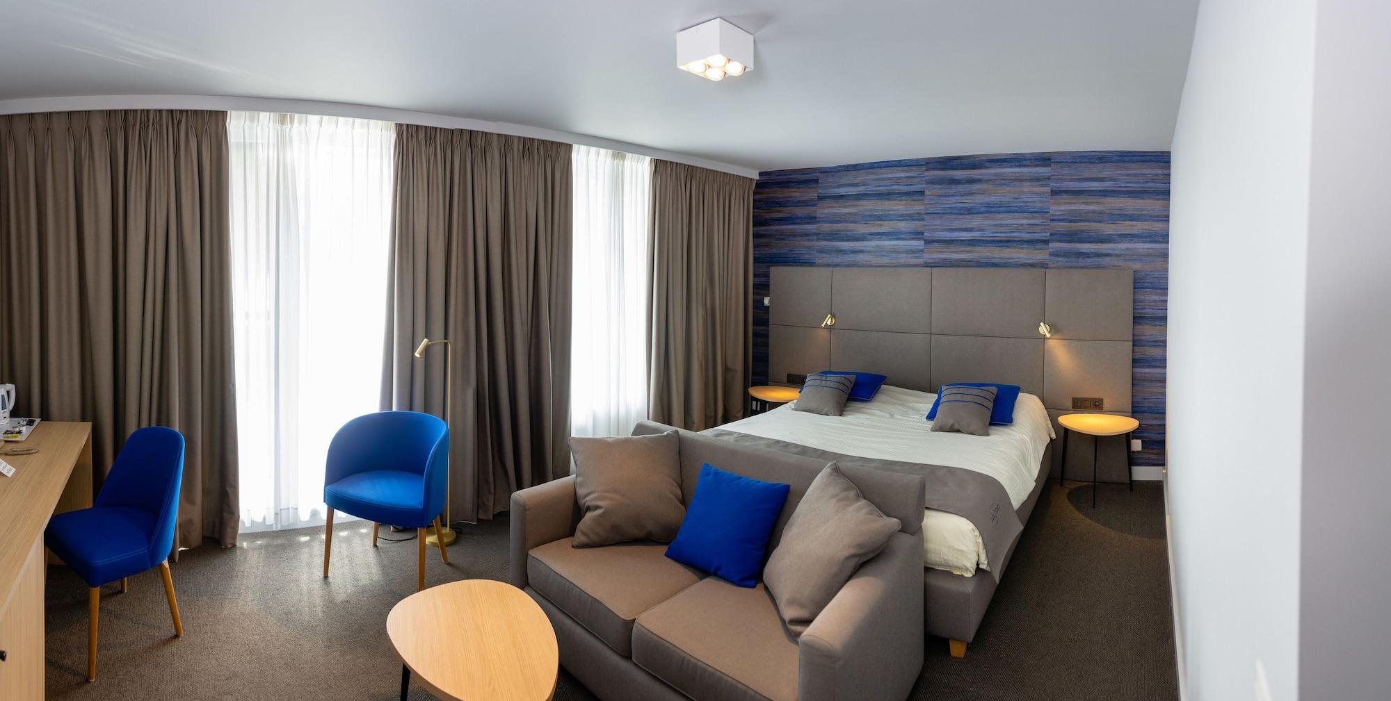 Hotel Les 3 Cles 젬블룩스 외부 사진