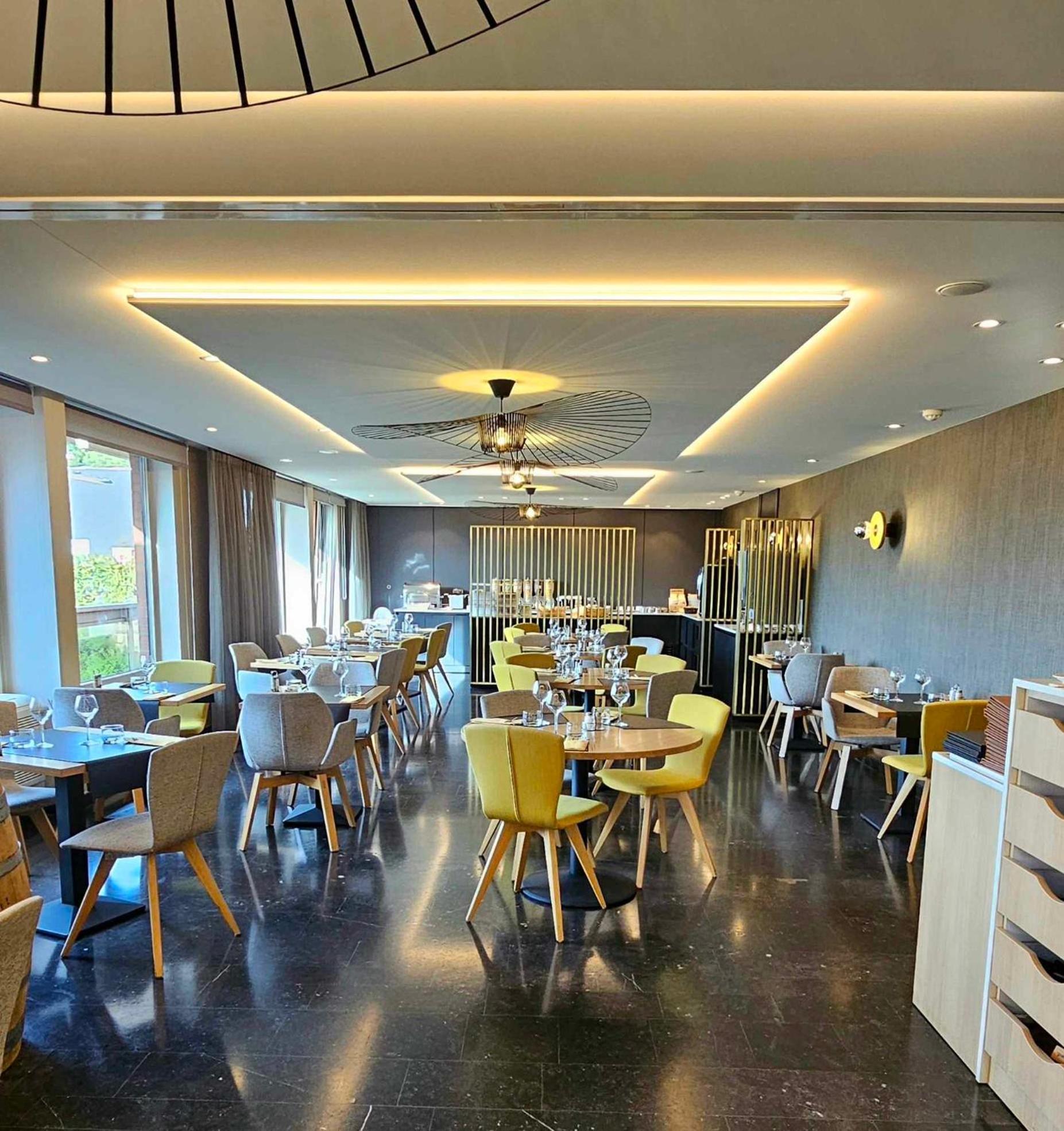 Hotel Les 3 Cles 젬블룩스 외부 사진