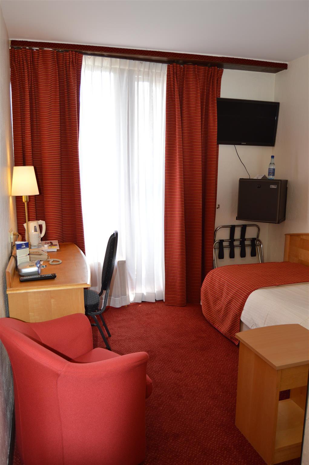 Hotel Les 3 Cles 젬블룩스 외부 사진