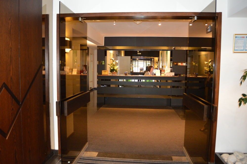 Hotel Les 3 Cles 젬블룩스 외부 사진