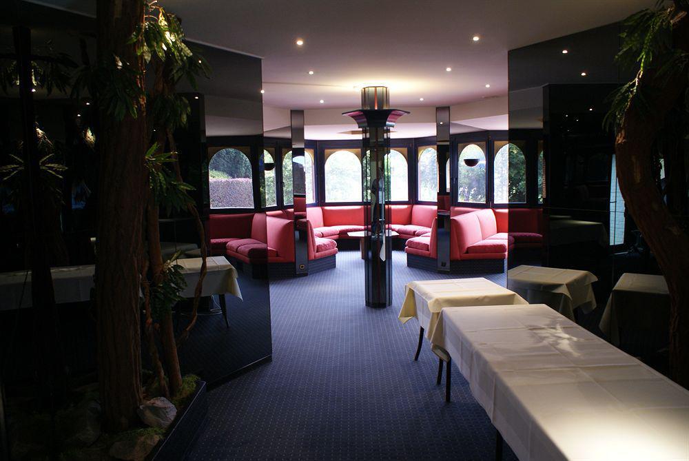 Hotel Les 3 Cles 젬블룩스 외부 사진